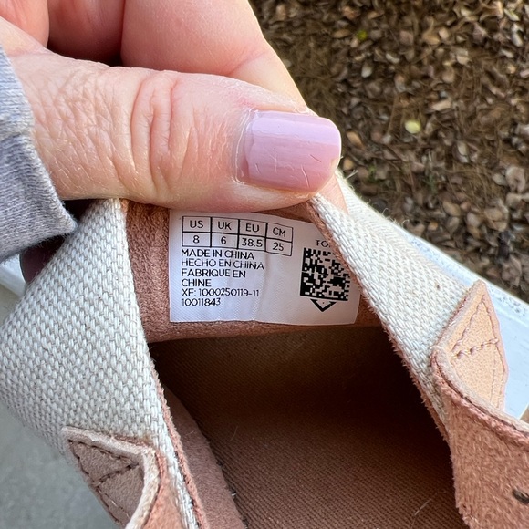 NWT Toms Wedge Sandals - Size 8 - Picture 4 of 9